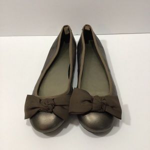 GAP Bow Tie Flats